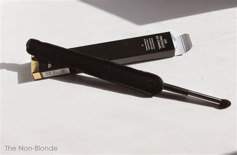 chanel blending brush 19